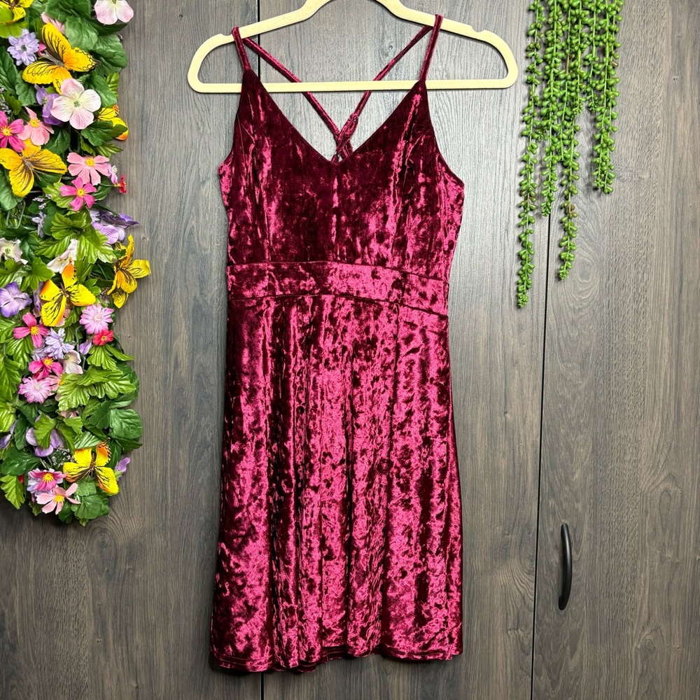 b💙2/$40💙NWT R. Vivimos Crushed Velvet Burgundy Red Swing Dress Size Medium - Picture 3 of 16